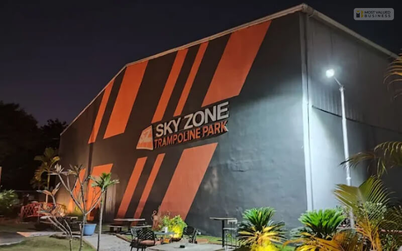 trampoline park in Sky Zone