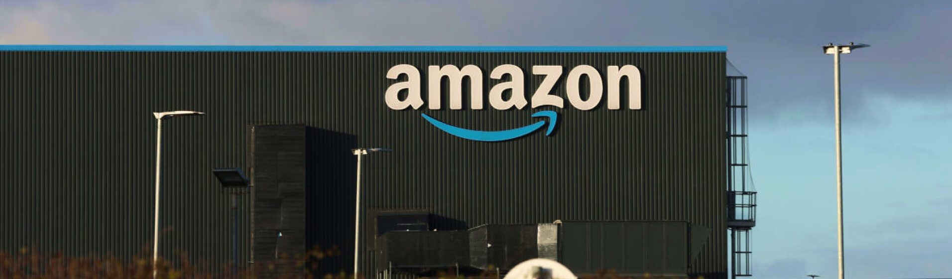 JPMorgan Names Amazon, Google As 'Top Picks' For 2024 Stocks